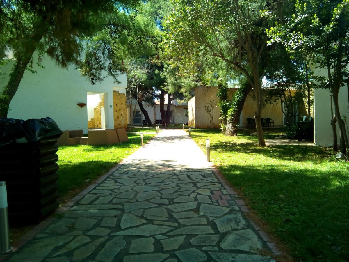 Marzi Beach And Bungalows Hotel Kokkónion Exterior foto